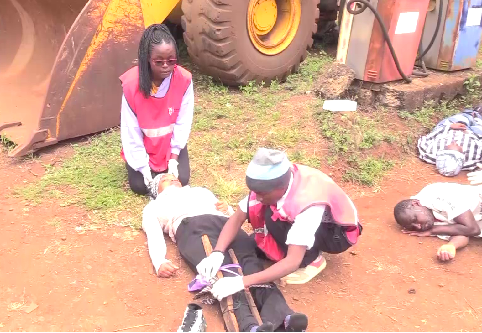  First aid providers perform a drill in Kerugoya.