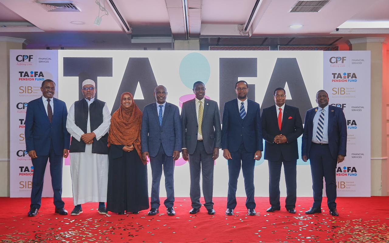 (From Left) Charles Machira-Retirements Benefits Authority (RBA) CEO, Sheikh Lithome-Chairman Salih Advisory Committee, Certified Human Resource Professional (CHRP) (K) Quresha Ahmed- CEO Institute of Human Resource Management (IHRM), CS -National Treasury, John Mbadi among other officials during the Taifa Pension Fund launch in Nairobi.