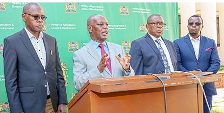 Former Agriculture and Livestock Development Cabinet Secretary (CS) Dr. Andrew  Karanja (second from left) speaking in Nairobi during a media breakfast engagement.  Photo/Gladys Njoka.