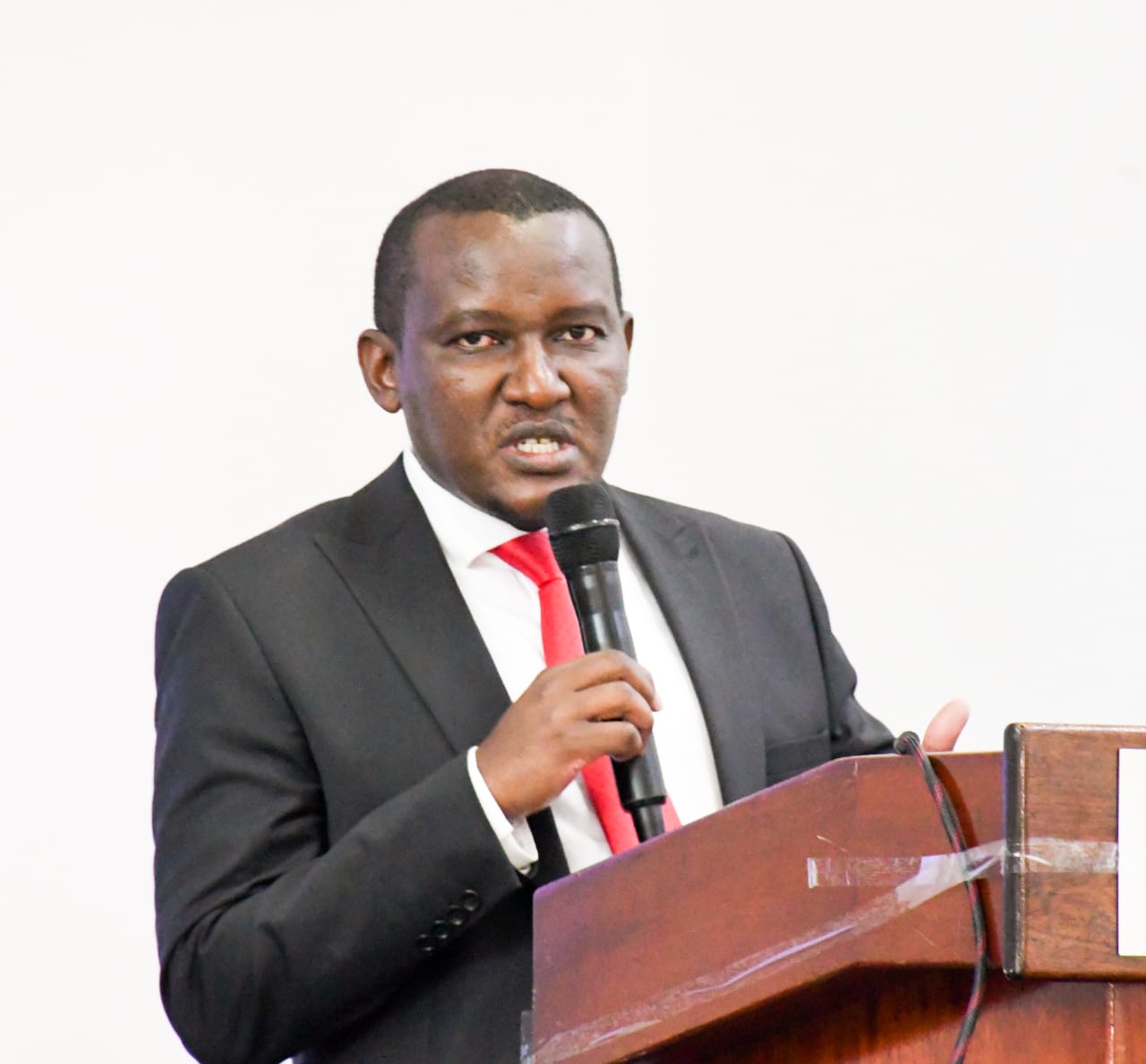 Irrigation PS Ephantus  Kimotho, delivering a key note speech during a con sultative workshop on the  National Irrigation Sector  Investment Plan (NISIP)  held at the Boma Hotel  in Nairobi. PHOTO: BENEDICT  WASICHE.