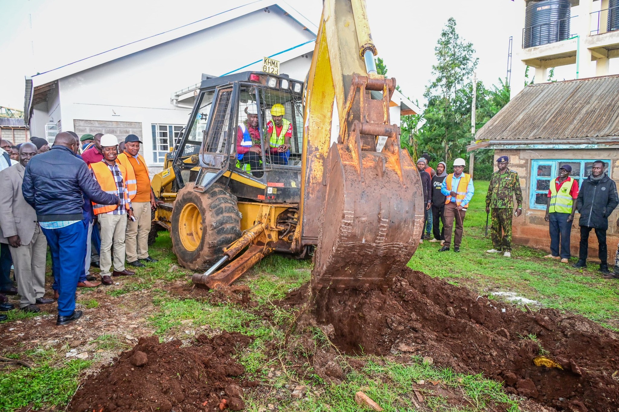 Kericho County Governor Dr. Eric Mutai presided over the groundbreak ing ceremony for the construction of the Sh.158 million, three-storey  Sosiot Level Four Hospital