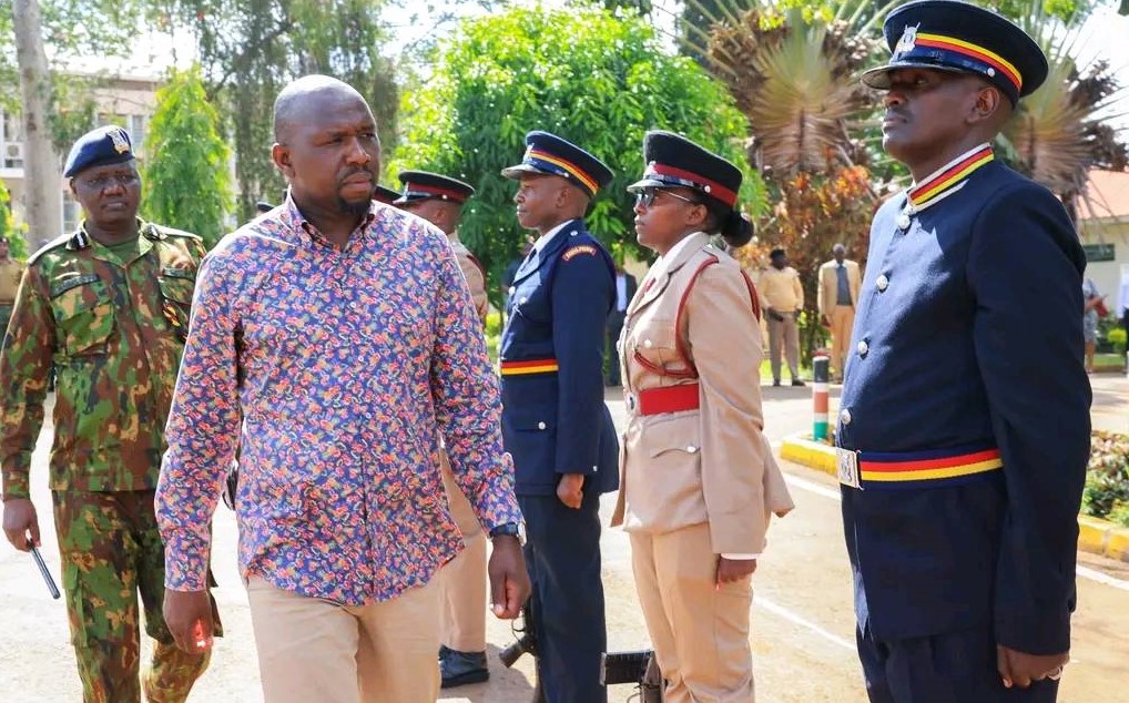 nterior Cabinet Secretary (CS) Kipchumba Murkomen inspects a guard of honour at Eastern Regional Headquarters in Embu Town