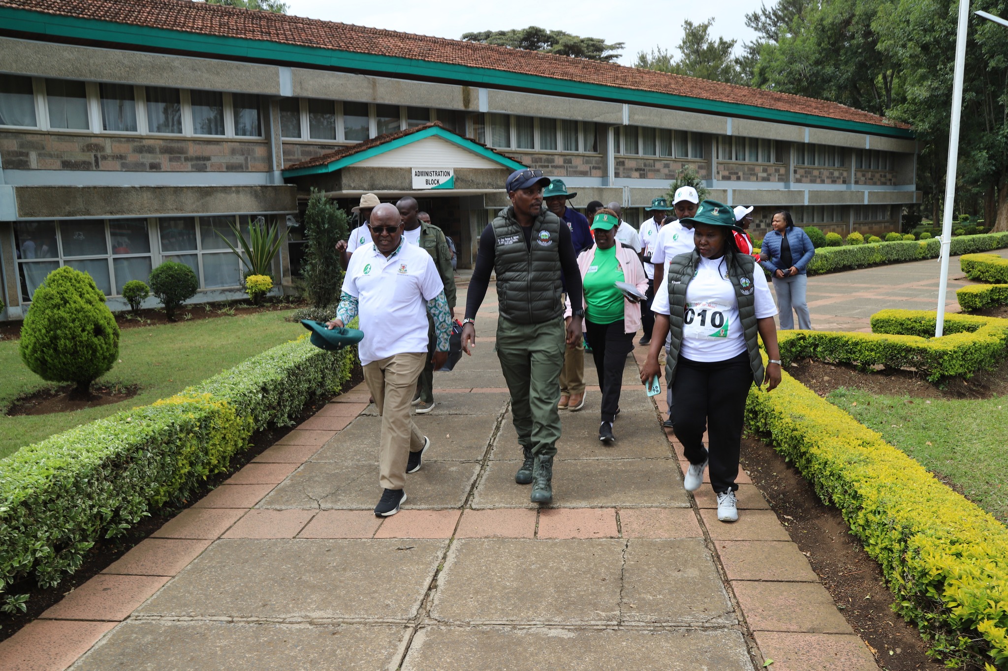 Environment and Climate Change Principal Secretary Engineer Festus Ng’eno (Second right) and Egerton University Vice Chancellor, Prof. Isaac Kibwage (left), during the launch of the Mau Cross Country.