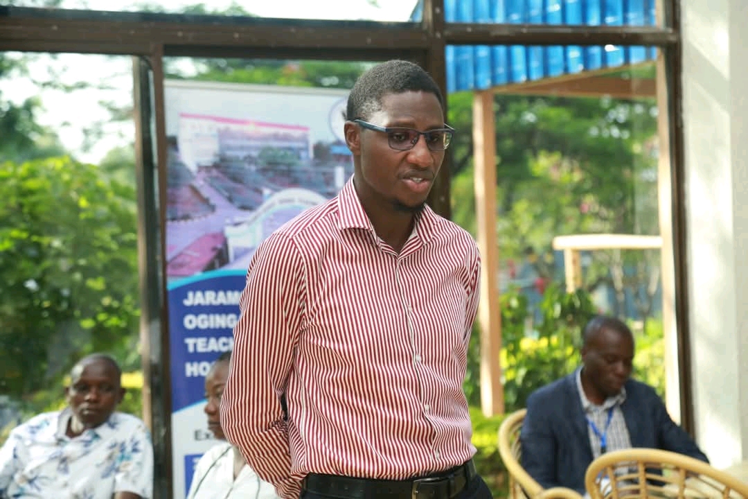 JOOTRH maxillofacial surgeon Dr. Anthony Ganda addressing the media in Kisumu.