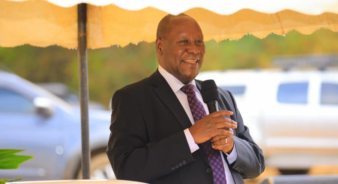 Kitui Governor Dr Julius Malombe speaking at the proposed Kenya Utalii College construction site in Tiva, Yatta Kwa Vonza Ward.