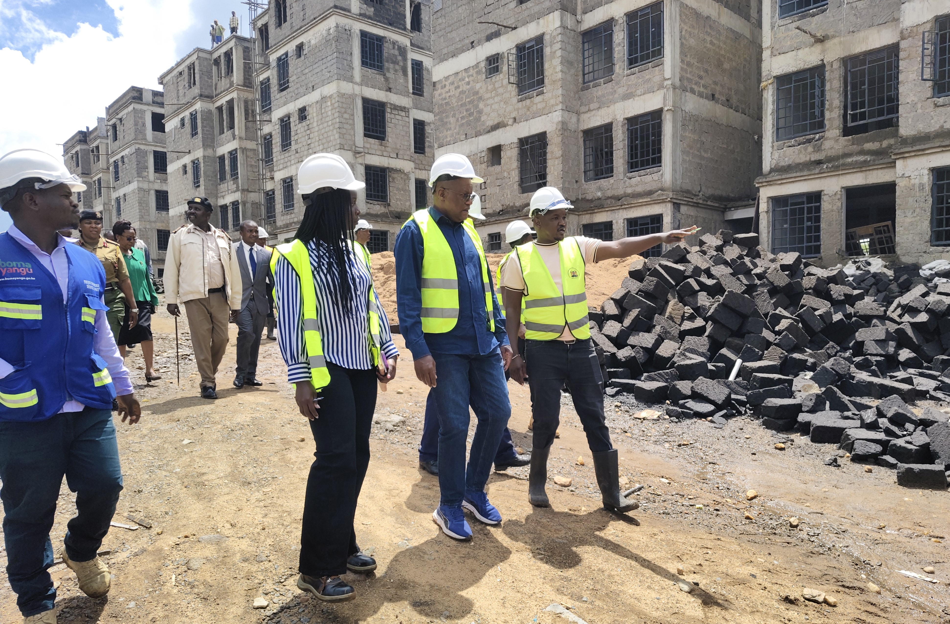 Eliud Owalo inspects Maragua Ridge project in Murang’a County.