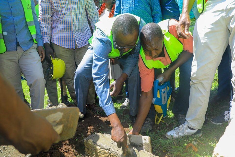 Migori Governor Ochilo Ayacko laying up the foundation stone of the new level four Kegonga Sub County Hospital. Photo/Makokha Khaoya