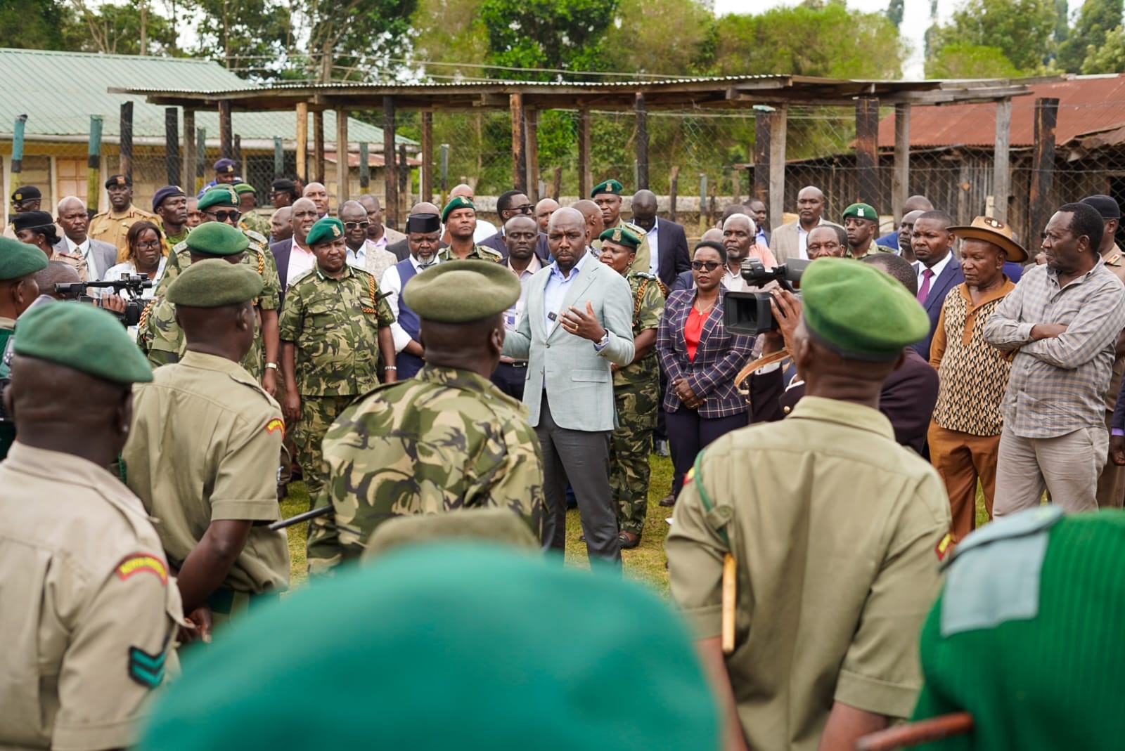 Interior and National Administration CS Kipchumba Murkomen addresses prison officers at the Uruku GK Prison in Meru County. PHOTO: PATRICK AMBANI