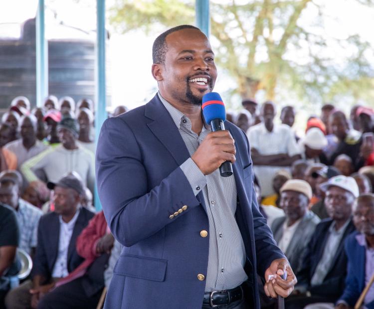  Lands and Physical Planning PS Nixon Korir addresses the residents and stakeholders of Banita Settlement Scheme in Nakuru County.