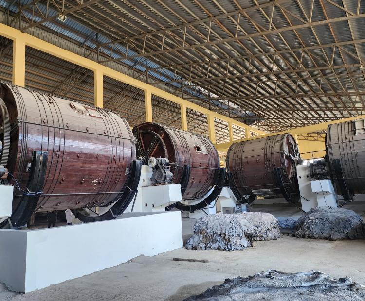 Photo showing the installed machinery in the factory.