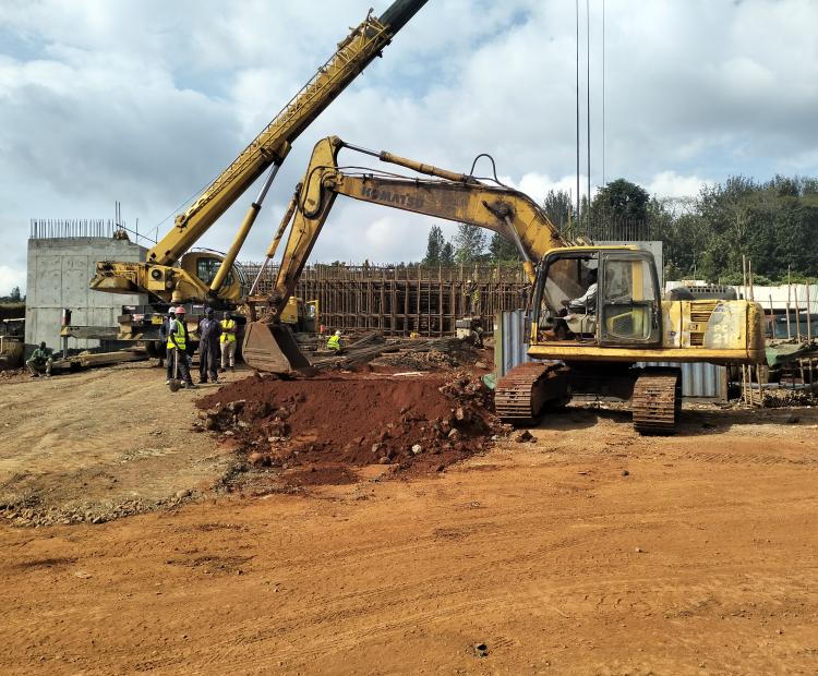 The ongoing construction work on the Marua interchange which is part of the Kenol- Marua Dual carriage way. Delayed compensation of project affected persons residing near the interchange continues to hamper the completion of the project.