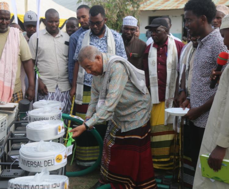 Lamu County Governor Issa Timamy officiates the distribution of water pumps to communal farmers in Chalaluma and Moa areas in a bid to mitigate human/ wildlife conflict and improve food security in Witu ward.