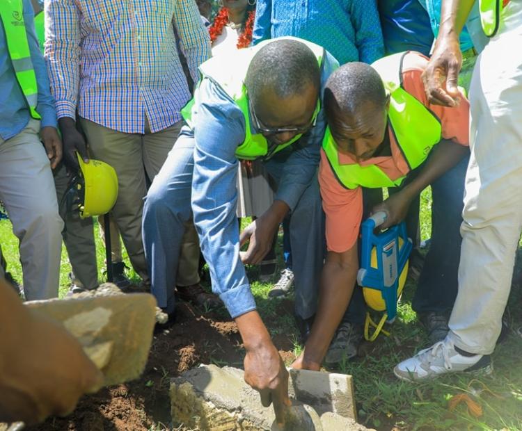 Migori Governor Ochilo Ayacko laying up the foundation stone of the new level four Kegonga Sub County Hospital. Photo/Makokha Khaoya