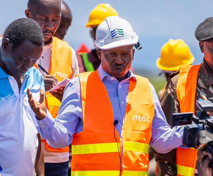 Deputy President Prof Kithure Kindiki addressing members of the community at Kabonyo Kanyagwal during an inspection tour of the facility.