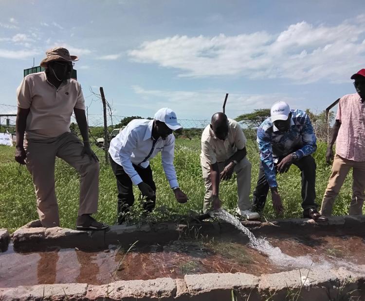 Principal Secretary for ASALs and regional development Kello Harsama presides over the commissioning of Illeret Community Borehole at Balkachoki in North Horr Constituency funded by the national government at a cost of Sh12 million. To the right is KVDA CEO Sammy Naporos while to the left is the Authority’s Chairman Mark Chesergon.